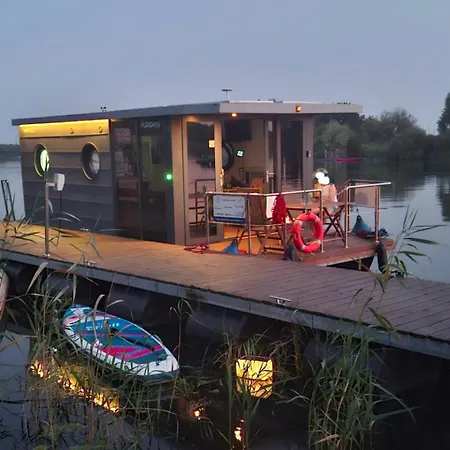 Azuria-houseboat - Na Wodzie شقة