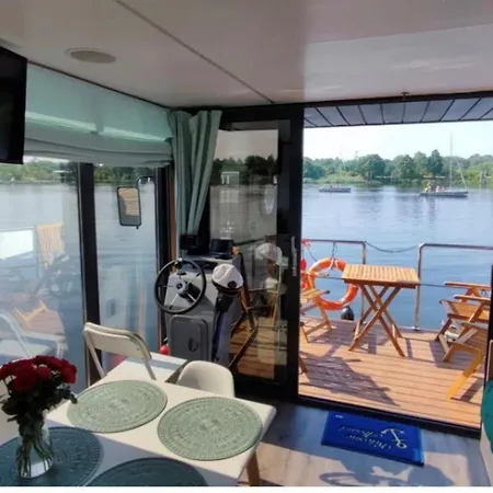 Azuria-houseboat - Na Wodzie شقة